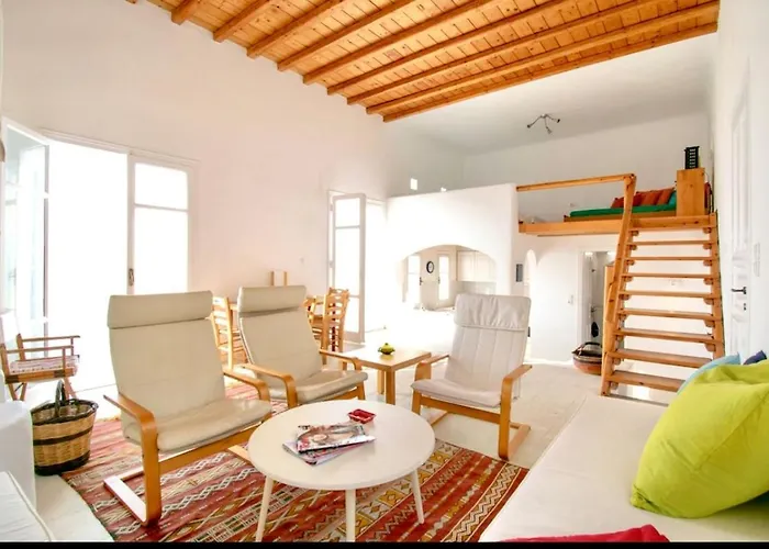 Villa Summer Vibes Up To 9 Guests !Free Pick Up Shuttle!